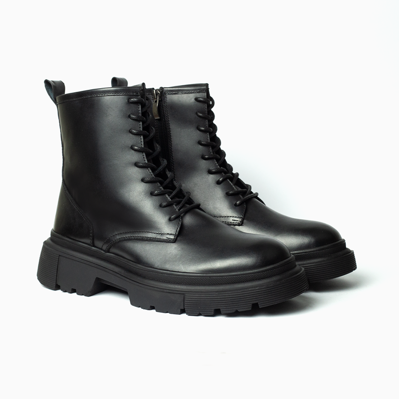 LEATHER lACE-UP BOOT WITH CHUNKY SOLE-LB